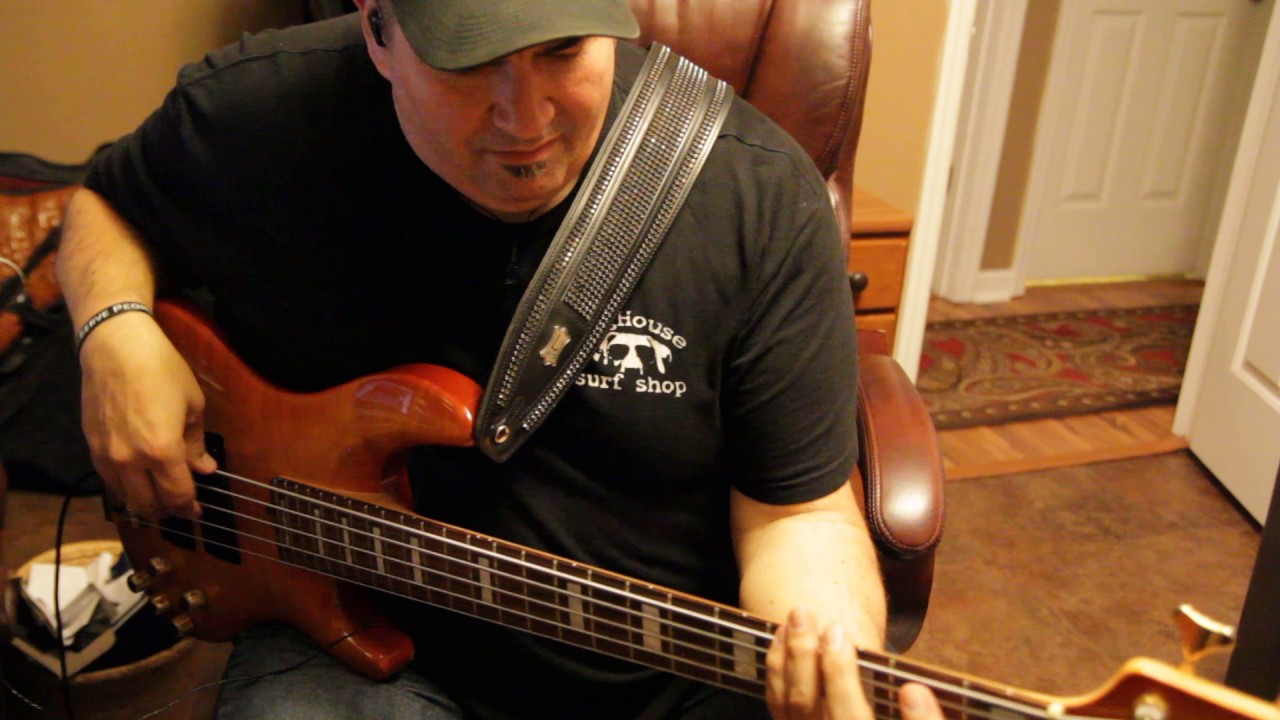 Randy Smith - Rock With You - (Micheal Jackson - Bass Cover)