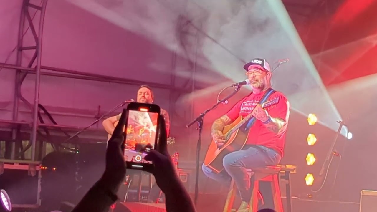 Aaron Lewis speaking about freedom + Am I The Only One