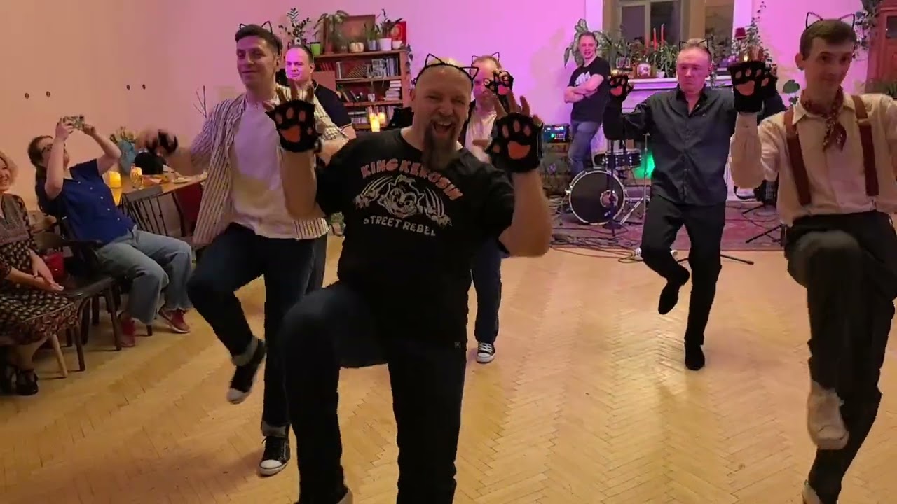 Man dance for women's. Everybody wants to be a cat. Happy international woman's day!  #linedance 