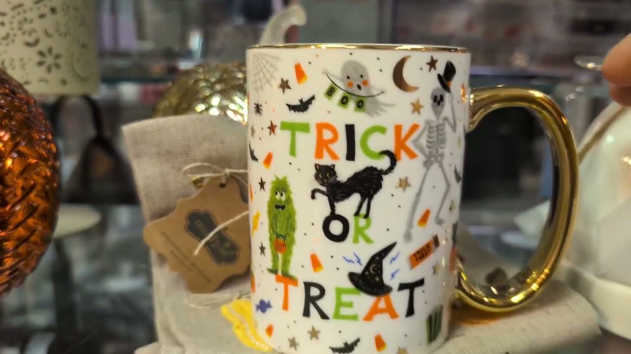 Even my local hospital has some beautiful Autumn and Halloween decorations! 