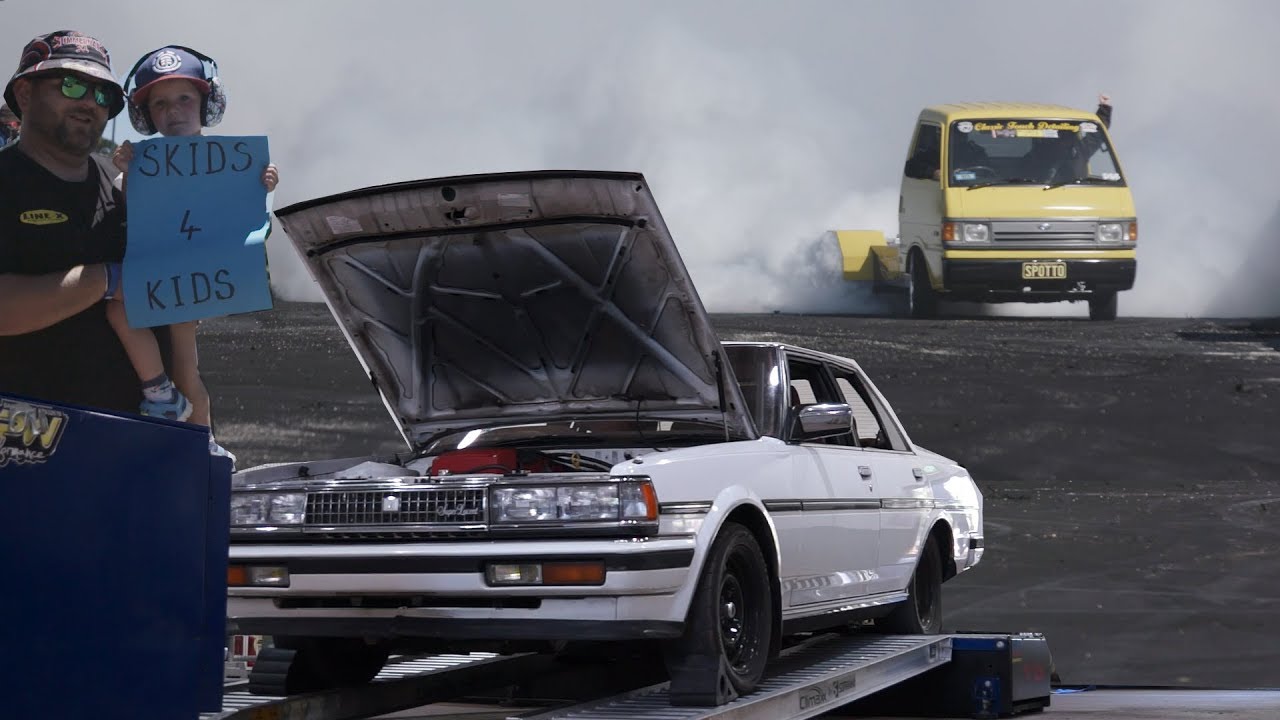 Summernats 31 - Friday Highlights - Farmtruck and AZN return to the burnout pad
