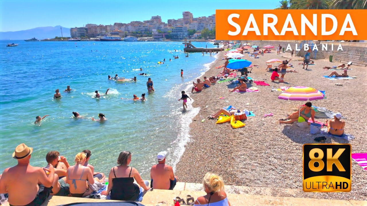 SARANDA, ALBANIA - PLAZHI PUBLIK NË SARANDË, PAMJET DITËN & NË MBRËMJE NGA QYTETI TURISTIK [4K HDR]