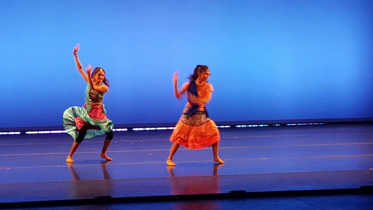 Jadoo Ki Juppi dance performance by Shruthi and Neha Garugu