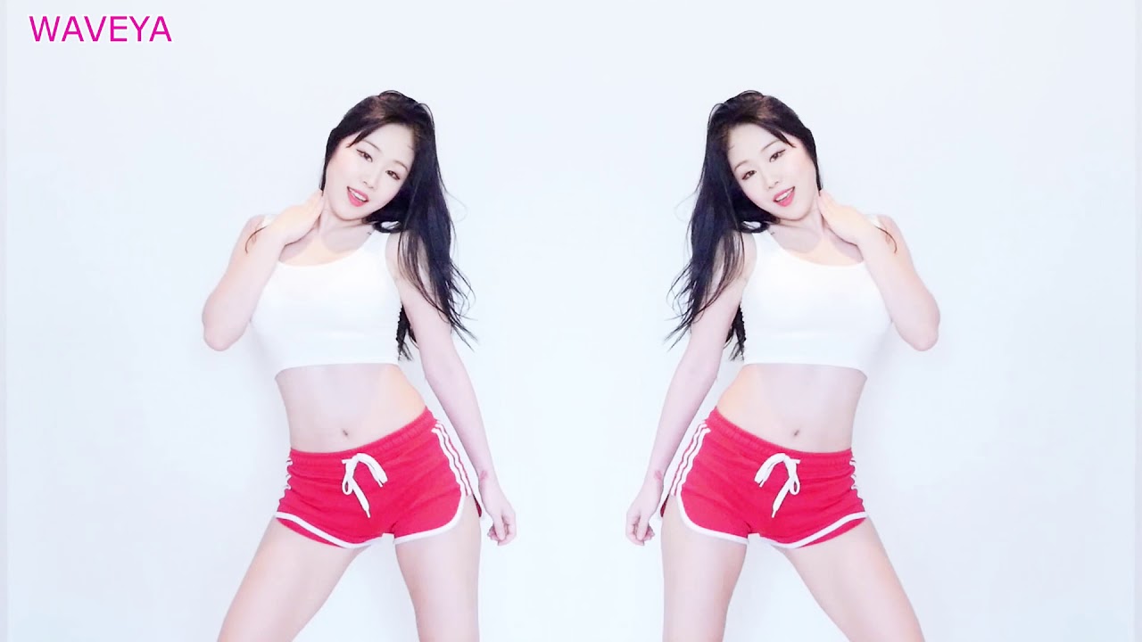 MOMOLAND 모모랜드 BAAM 배앰 WAVEYA 클로즈업 버젼