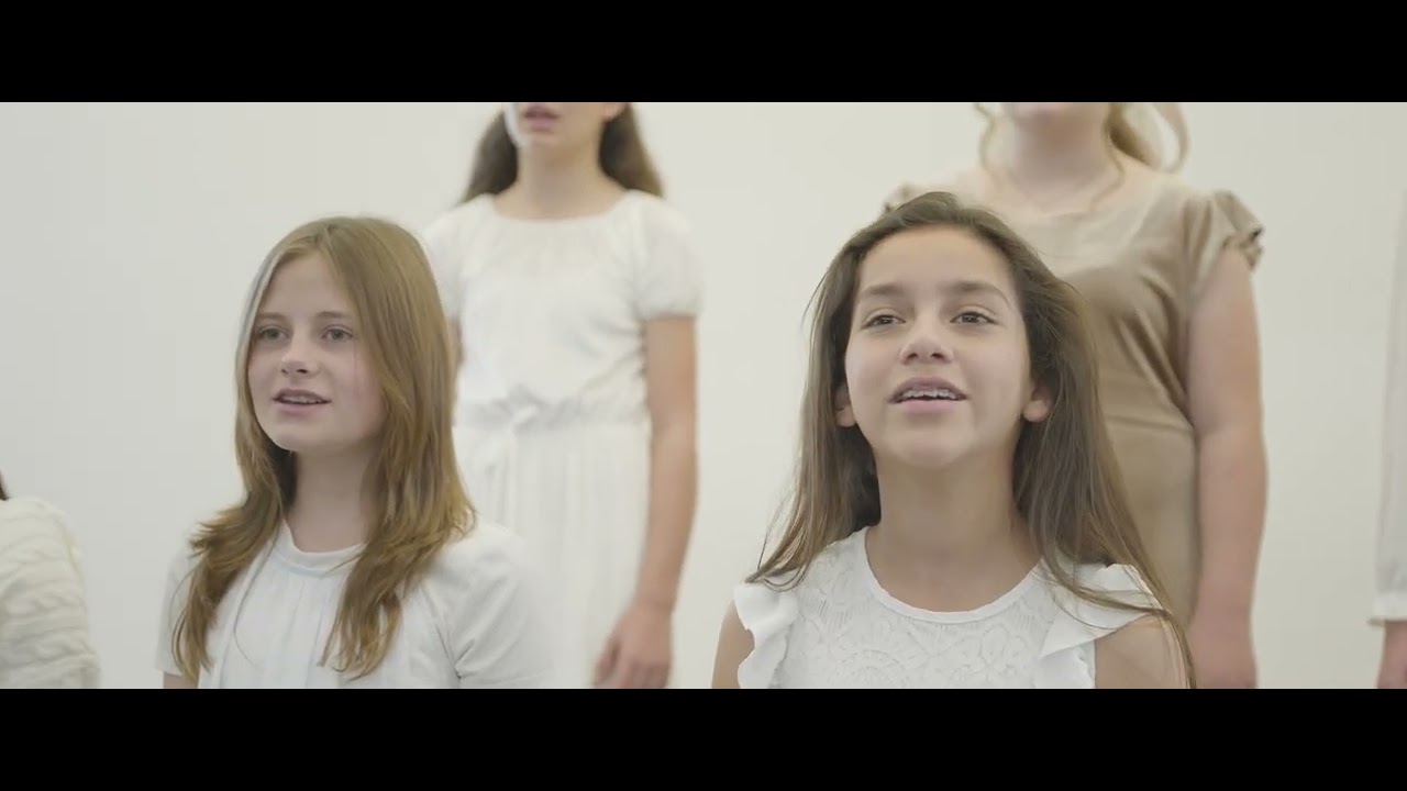 Ensamble Vocal y Orquesta Trinova - You Raise Me Up