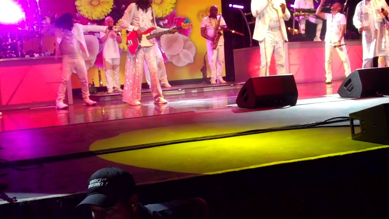 Earth, Wind & Fire EWF Get you into My Life AUG 2021 St Augustine