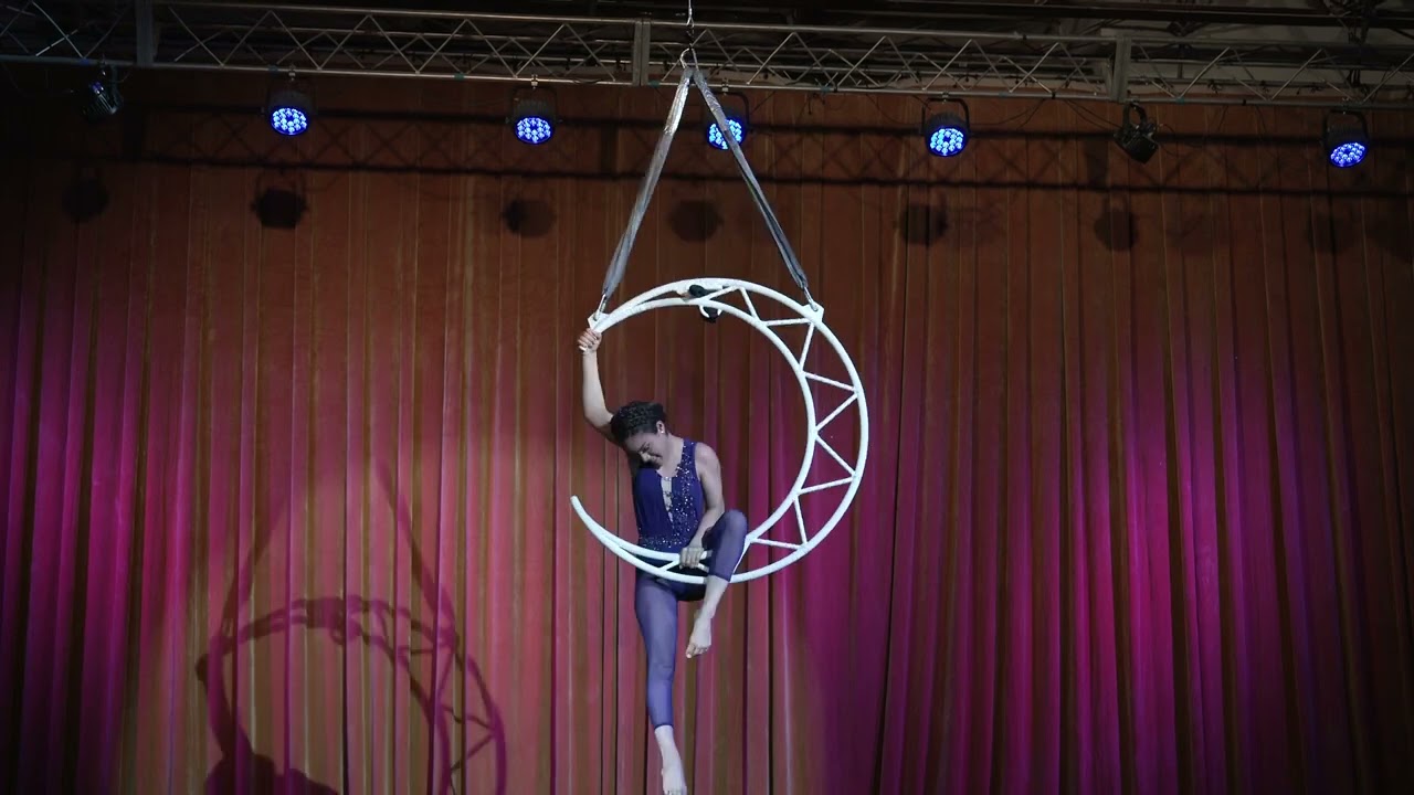Gaby Castro Viva Fest Aerial Moon Act
