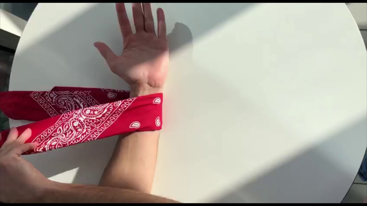 КАК ЗАВЯЗАТЬ БАНДАНУ НА РУКУ WOWCOOLY