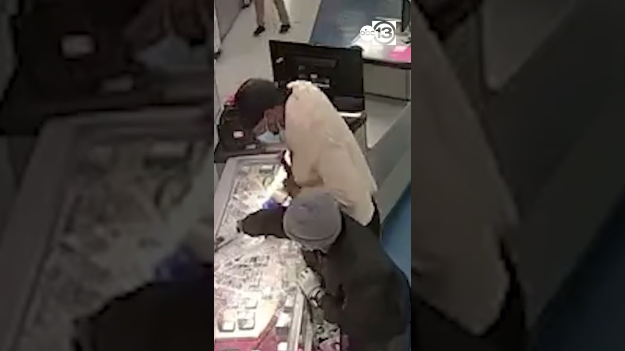 Pawn shop robbery suspect armed with axe connected to another jewelry theft, Houston police say