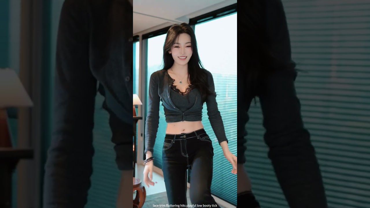 Gray Off-Shoulder Crop & Black Jeans Dance | Cool Chinese Casual Vibes(New Dance Video)