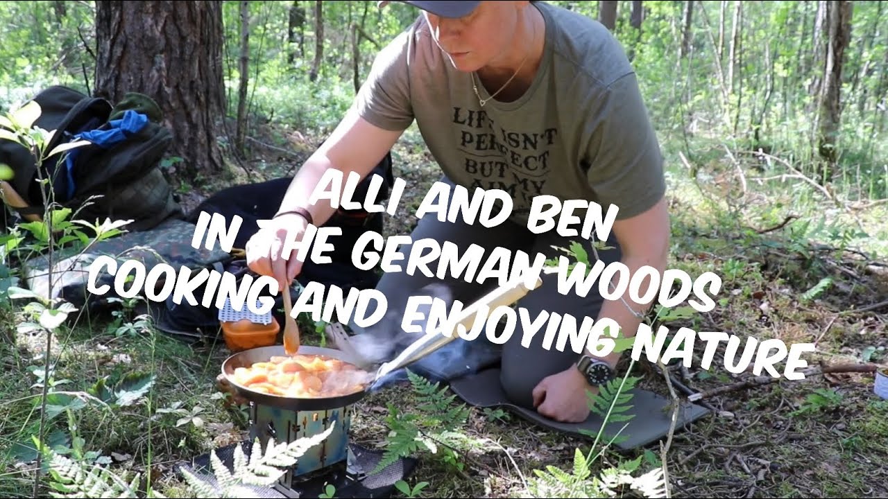 Bushcraft Alli and Ben in the German Woods, Cooking, Hammocking, Enjoying Nature
