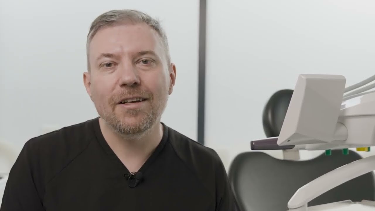 Jak działają szablony chirurgiczne? Zabieg wprowadzania implantu zębowego z użyciem szablonu 3D