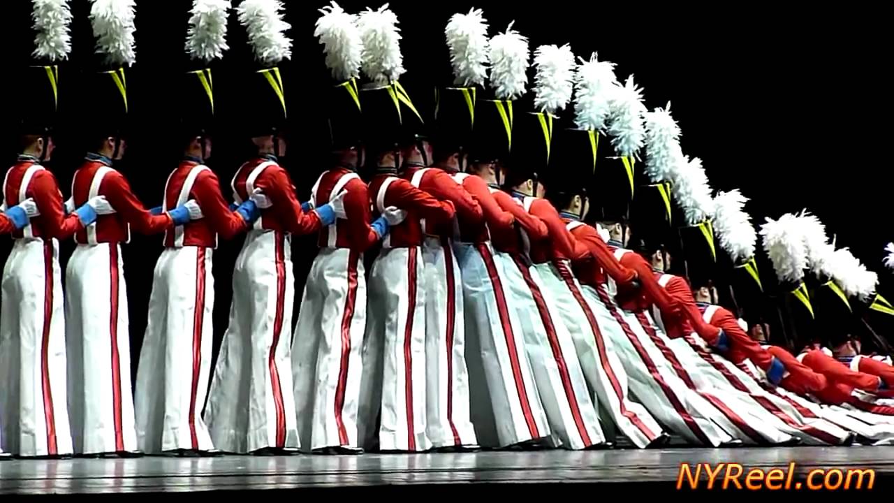 10 REASONS TO SEE THE 2010 RADIO CITY CHRISTMAS SHOW # 2 Rockettes Soldiers