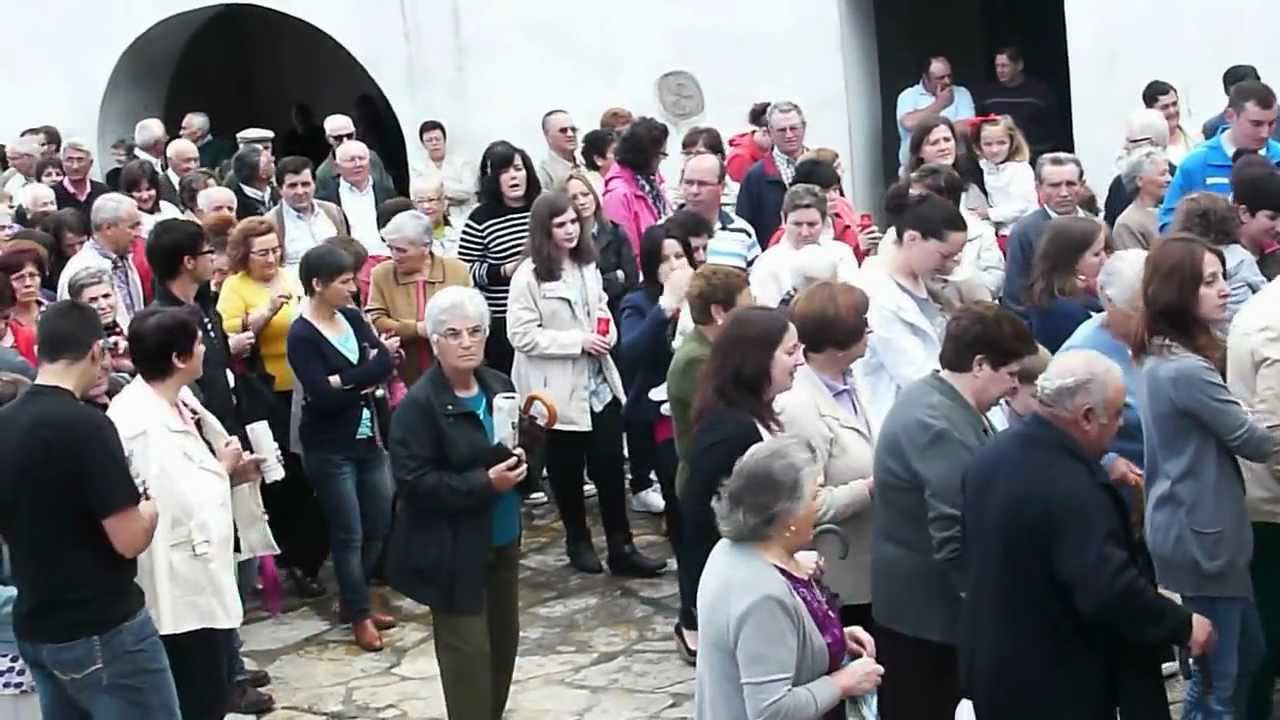 P1000442.MOV .Salida de la iglesia la ROGACION DE SAN ADRIANO