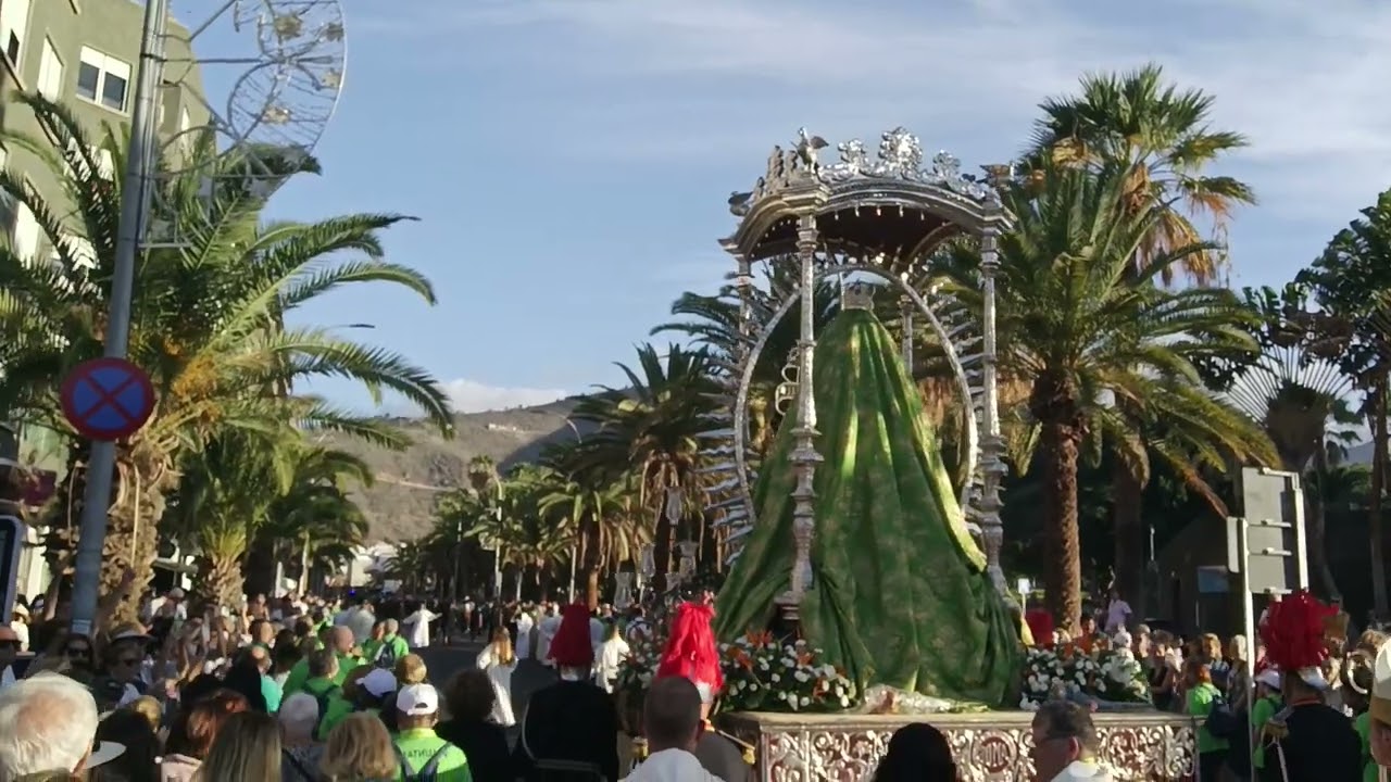  La Virgen de Candelaria 🇮🇨 patrona de Islas Canarias llega capital isla Tenerife 📷2025