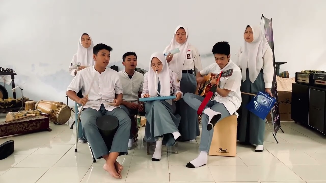 Musik Kontemporer Medley || Cantik, Resah Jadi Luka, Pelangi, Strong~