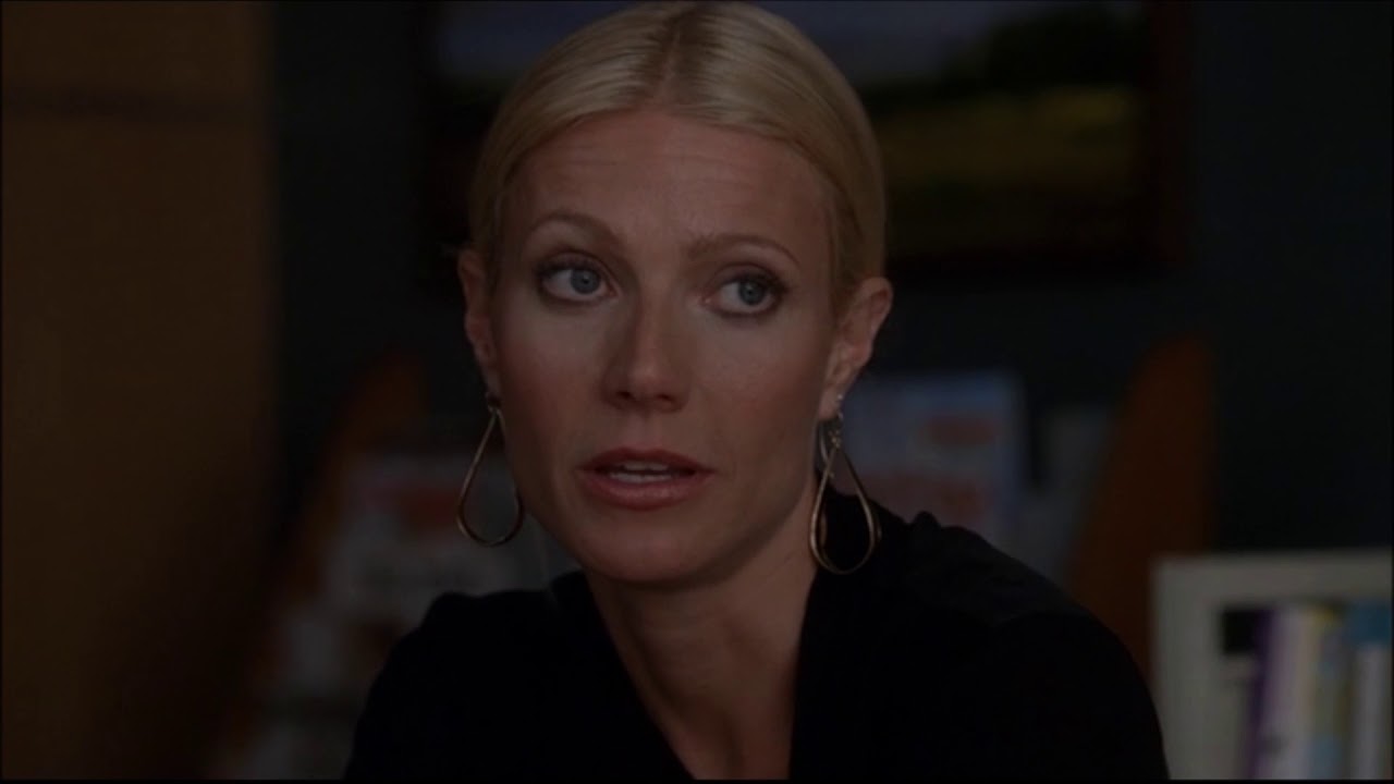 Glee - Holly Talks To The Hecklers 2x17