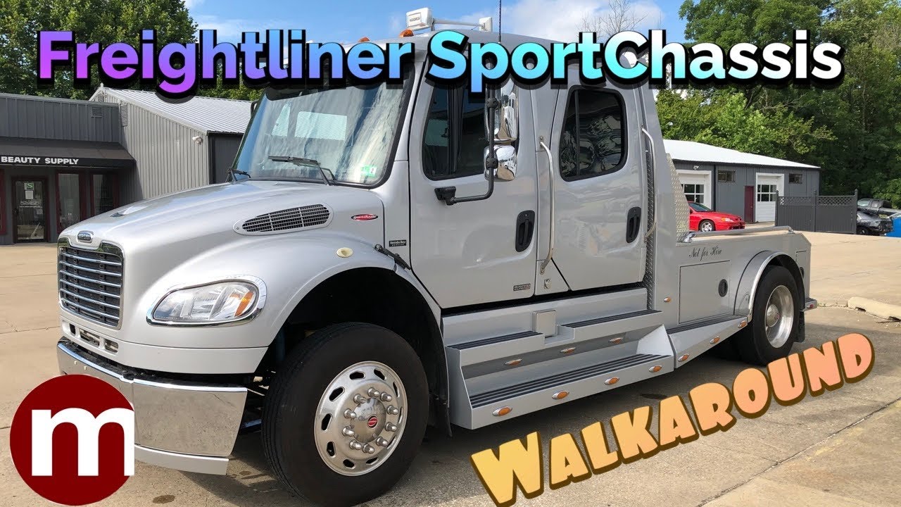 Freightliner SportChassis M2 106 walk around