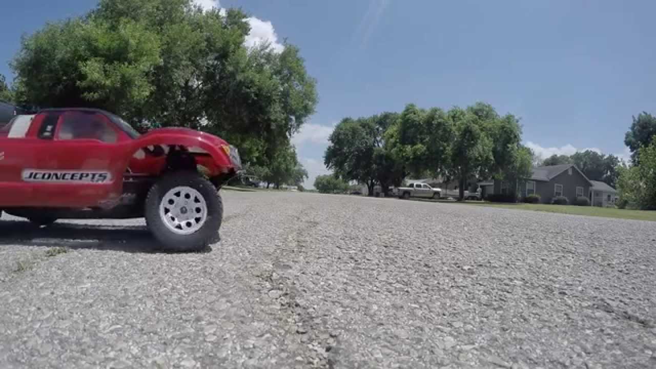 Team Associated SCT 4X4 RUNNING