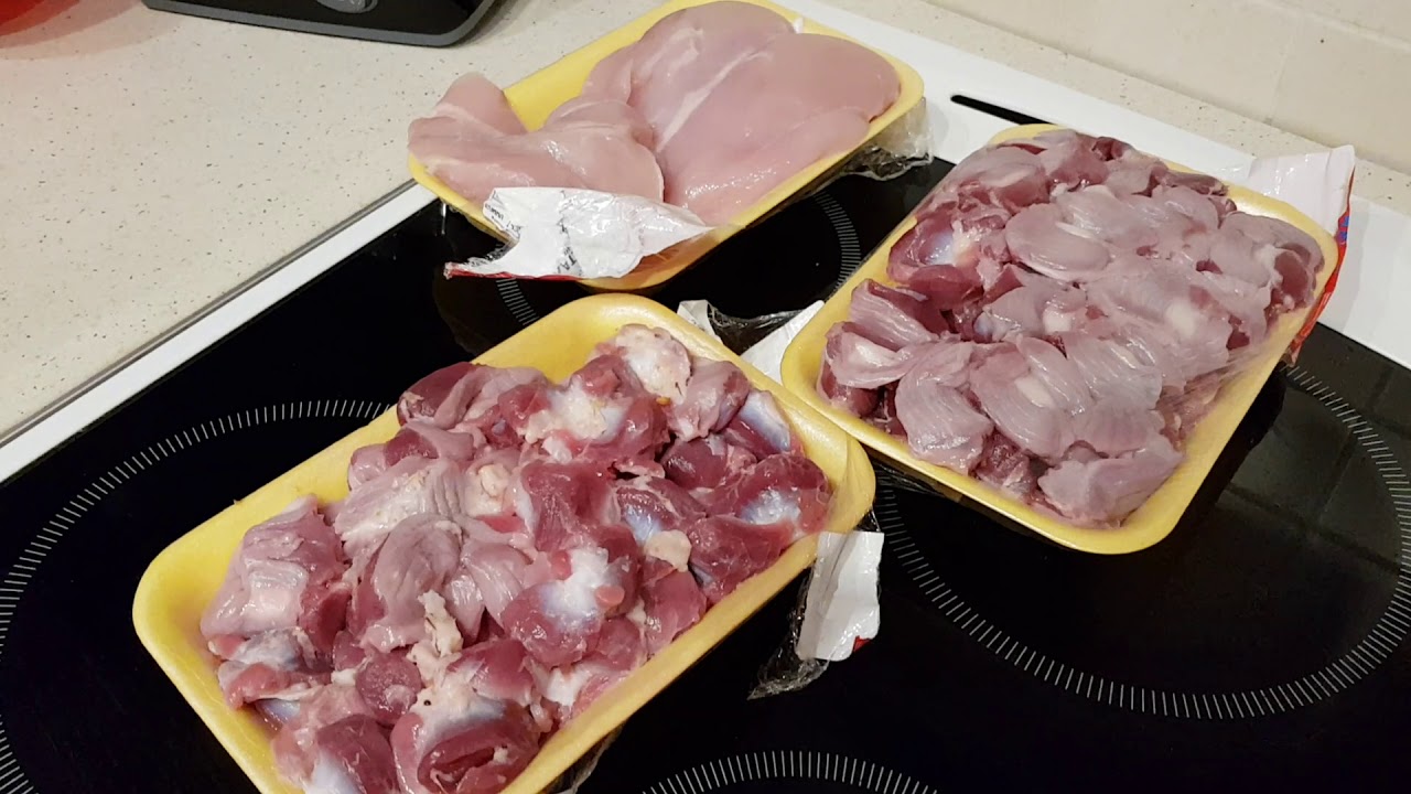 чем правильно  кормить британских кошек? все что касается мяса и смешанного питания.