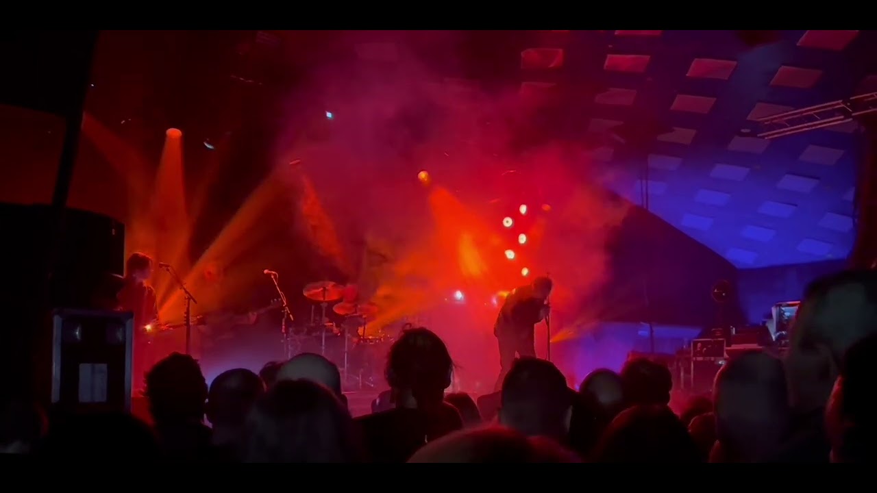 'Cracking Up' Jesus & Mary Chain  (Glasgow Barrowlands) 07 12 24