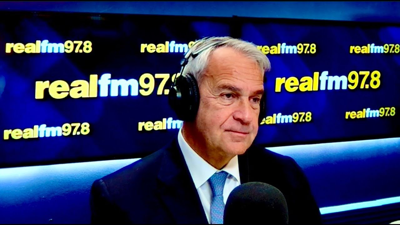 Ο Μάκης Βορίδης στον ραδιοθάλαμο του Ρ/Σ RealFM 97,8 με τον Νίκο Χατζηνικολάου | 16/12/2025