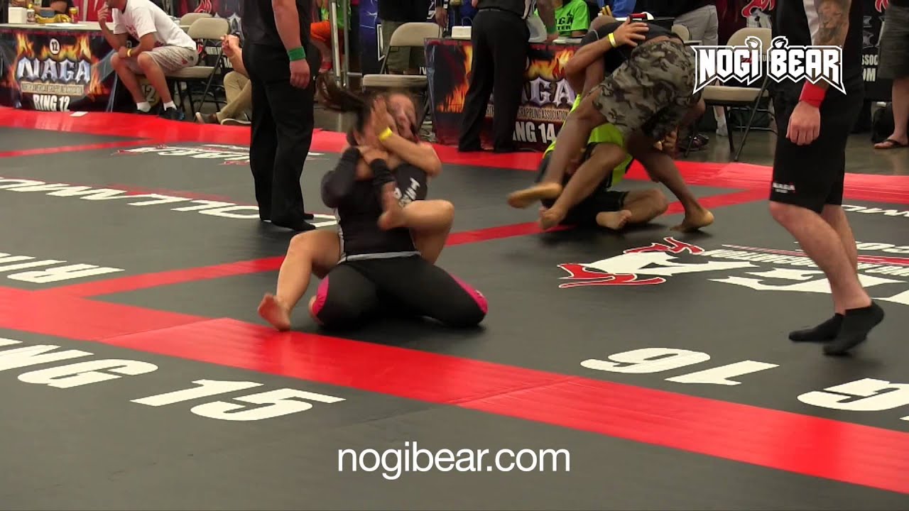 NAGA Battle at the Beach '14 • Mary Paran vs Ashley Turton • Female No-Gi Jiu-Jitsu