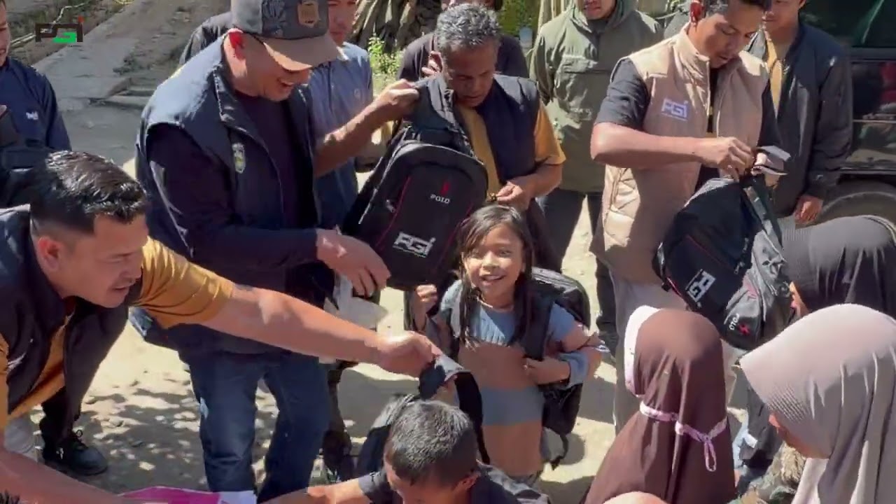 Distributes Humanitarian Aid