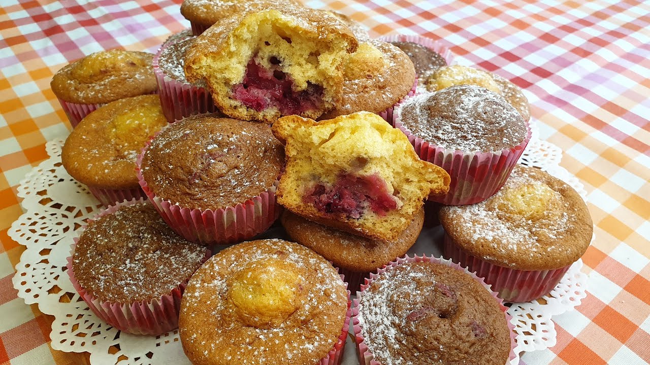 Простые кексы с вишней в духовке Сладкая выпечка Cupcakes with cherries