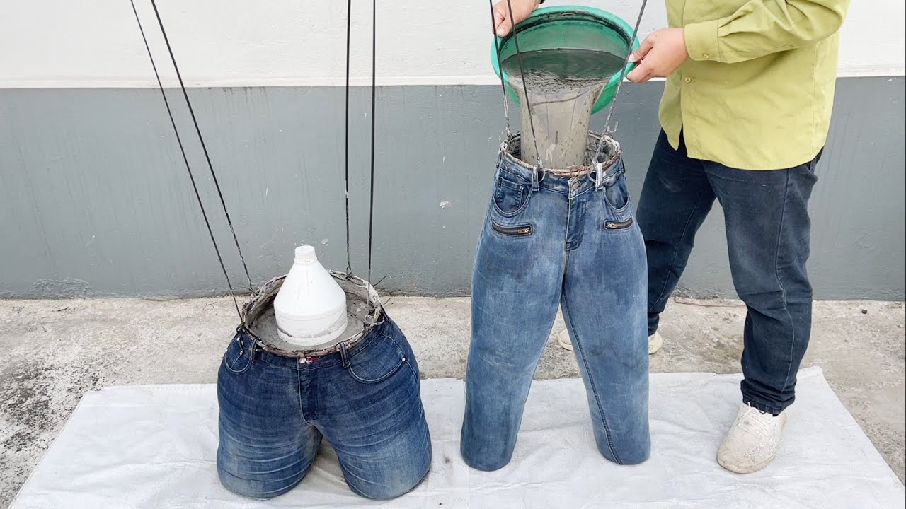 Jeans Aquarium / Recycle old jeans and cement to create a masterpiece for your garden