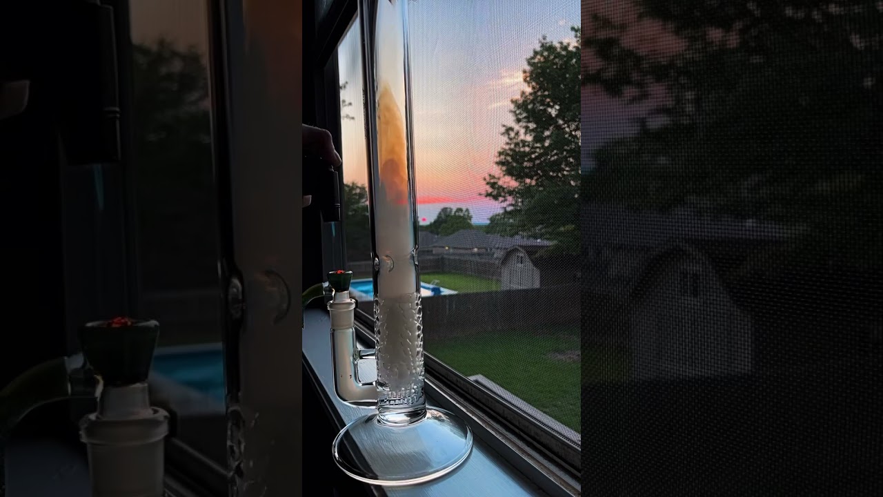 Sunset Bong Rips🌅  #420 #cannabiseducation #glasscleaning #sesh #weed #smoke #710 #stoner
