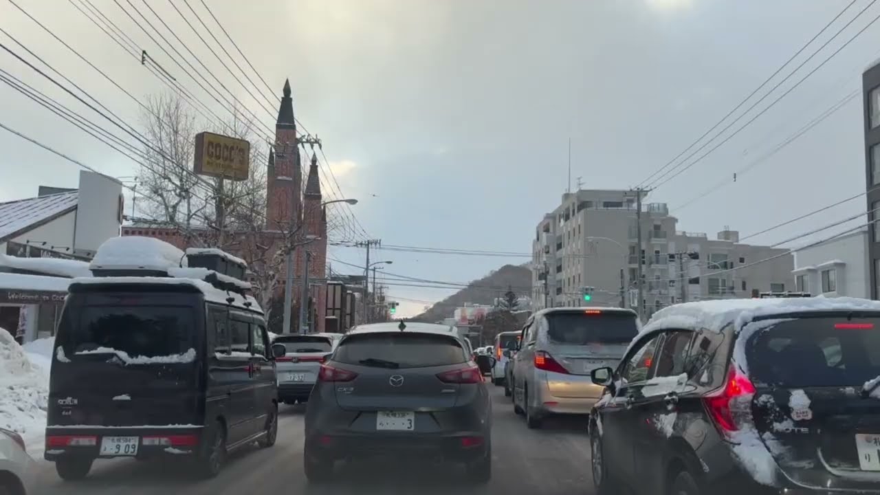 2月6日朝7時30分の札幌北1条通りから札幌ファクトリー方面