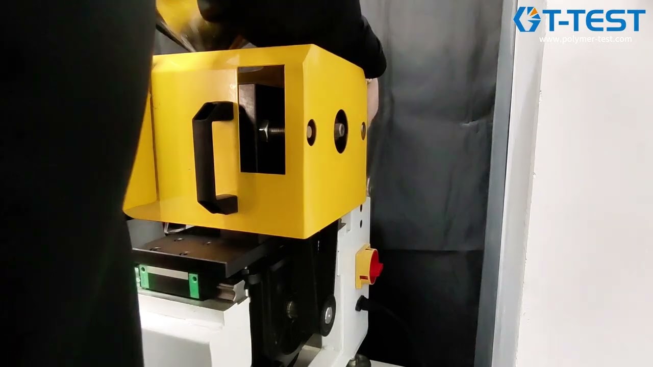 Desktop injection molding machine for making tensile samples