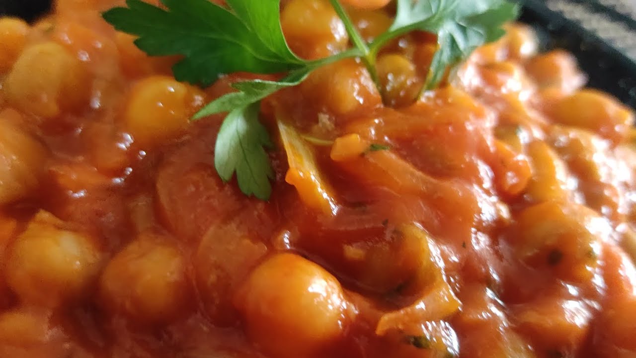 GARBANZOS A LA CATALANA