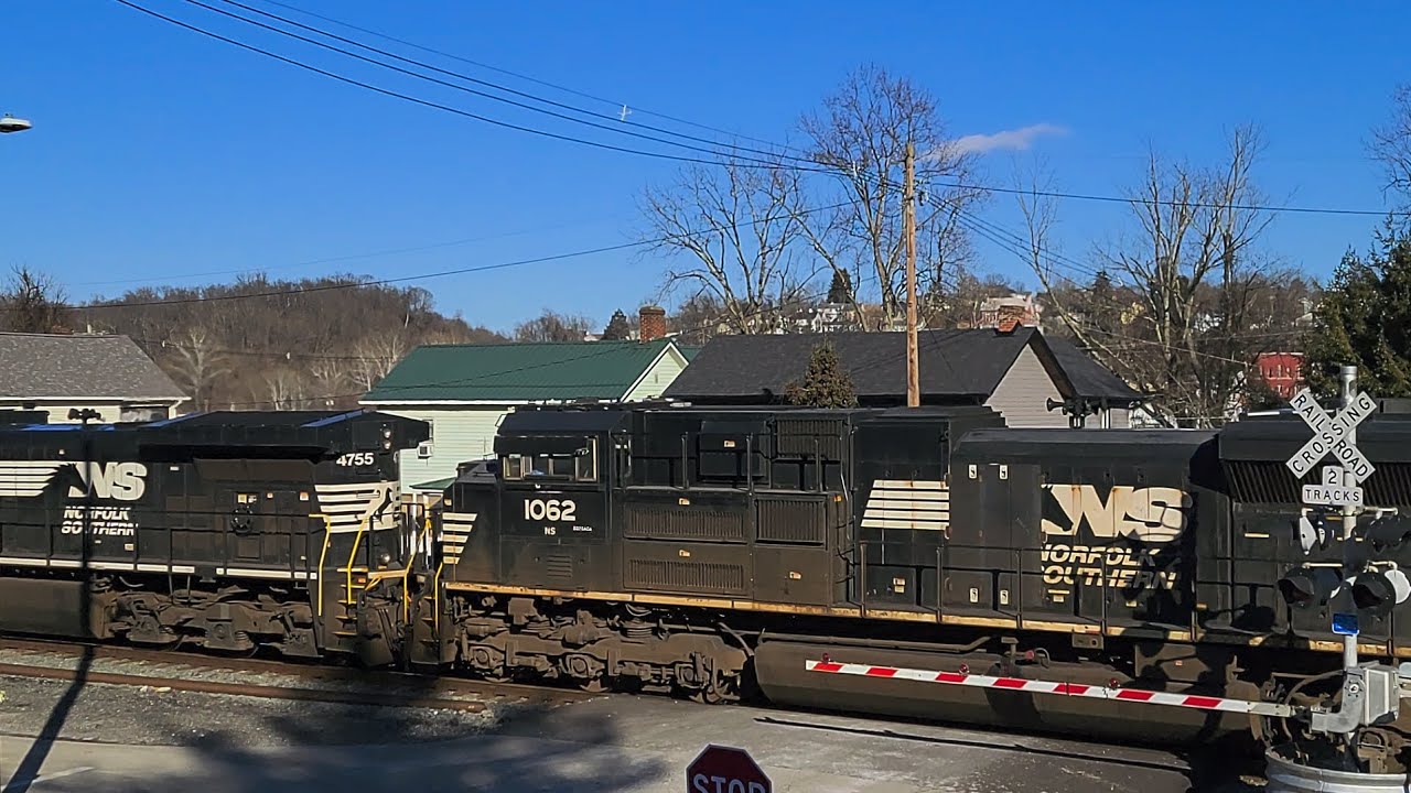 Odd Paint Scheme With These Combined Coal Trains 