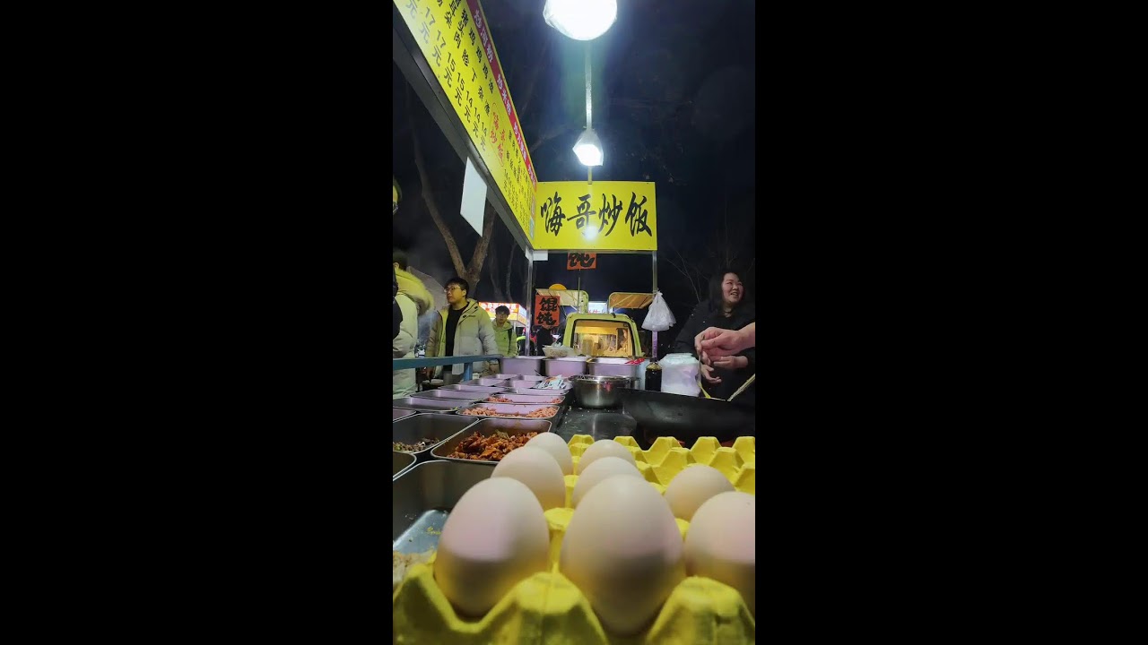 Enjoying delicious food - 纵览美食直播