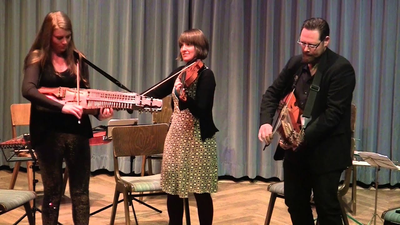 E. Amper, M. Bojlund, M. Holmström: 