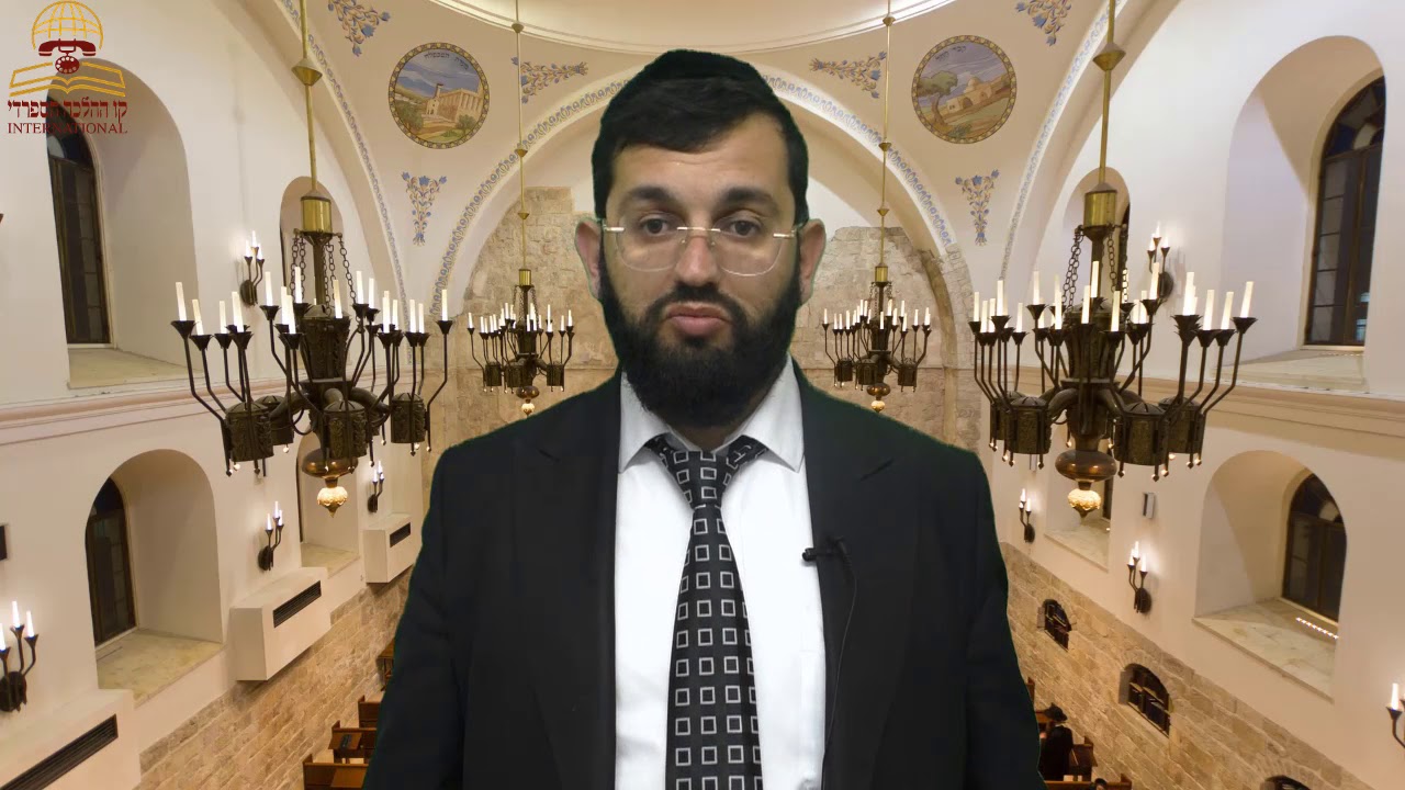 האם אשה חייבת לשמוע מגילה בבית הכנסת? הרב אושרי אזולאי