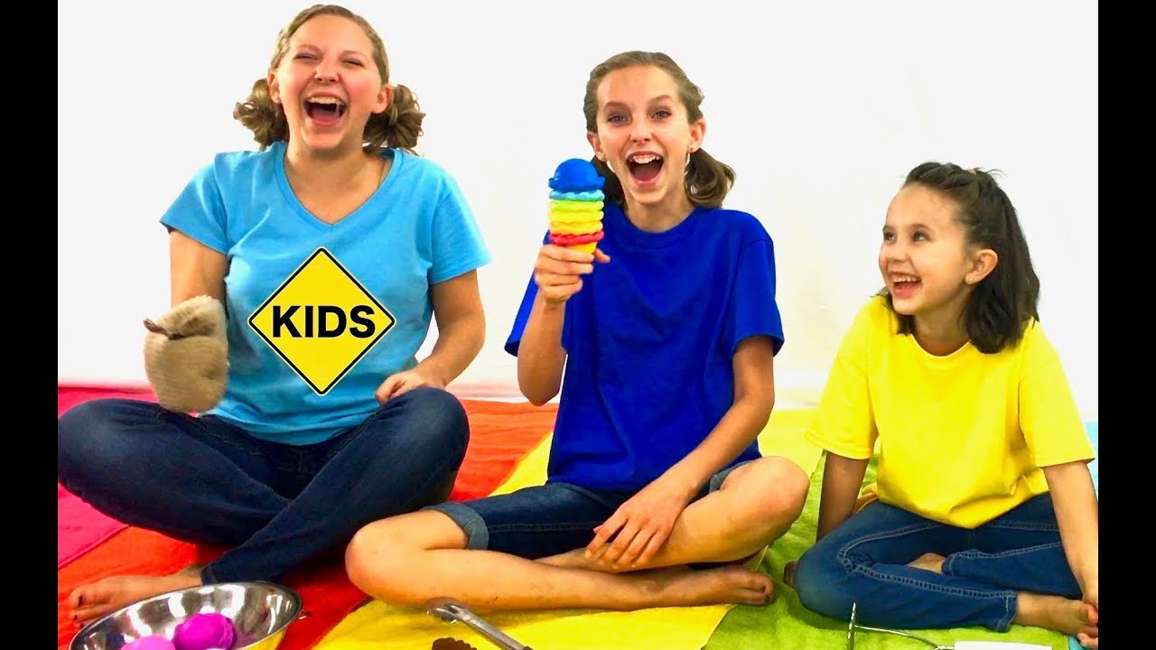 Pretend Play Ice Cream Challenge with Sign Post Kids! Learn English Words! Colors!