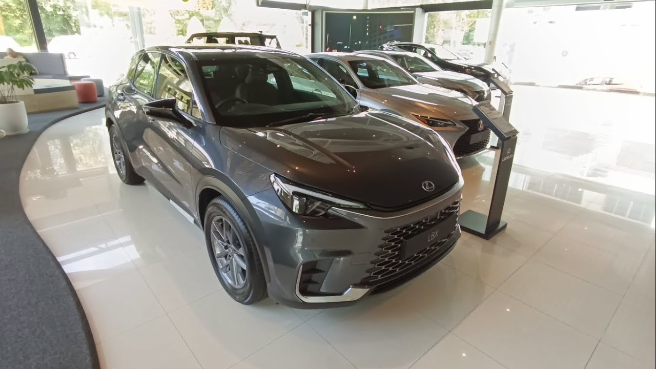 Lexus LBX Elegant HEV 1.5 eCVT Sonic Chrome Grey (AY10) walkaround (Brunei)