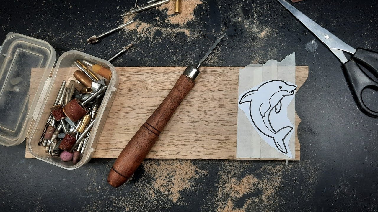 Making a wooden dolphin for a key chain /Work with wood