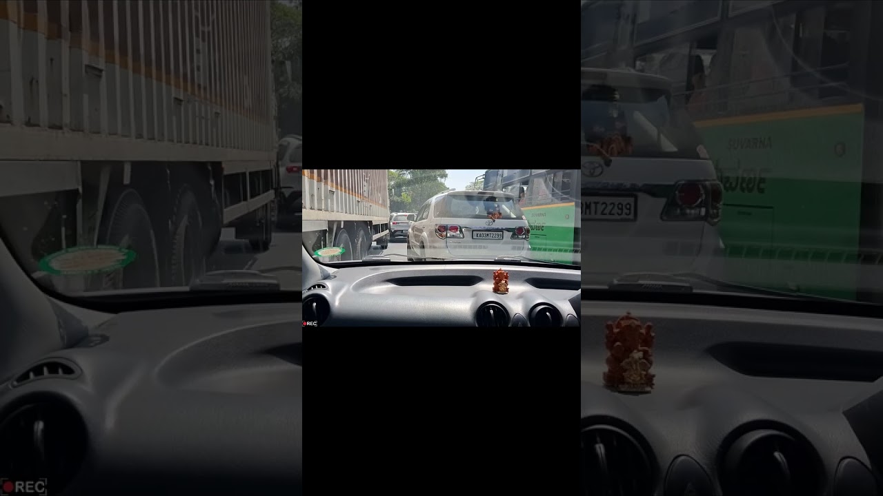 BMTC Driver Changed Lane Without Checking Mirror | KA04 | 