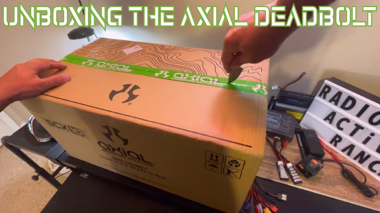 Unboxing the Axial SCX10 Deadbolt