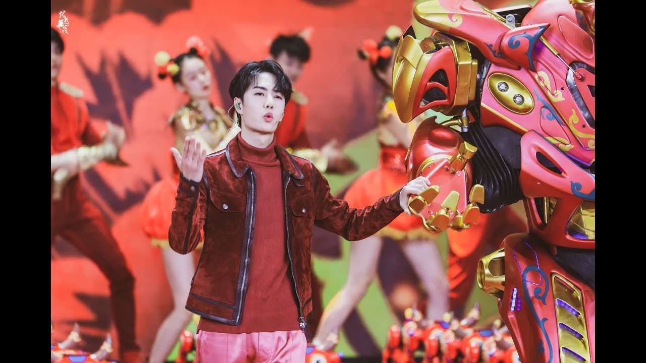 Wang Yibo`s solo on CCTV Spring Festival Gala!!! - Yibo`s Krump so good
