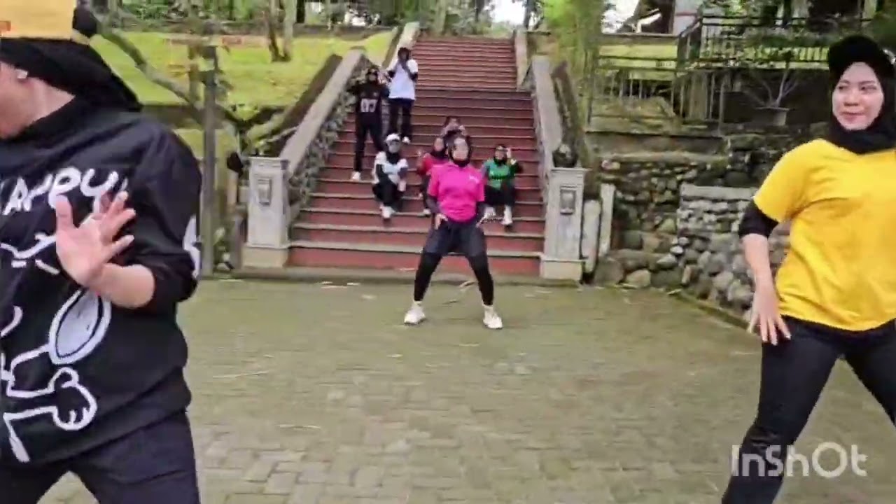 JUANA WANNA - MERENGUE / CHOREO BY ADINDA AMELA/ my team  #sanggarkakrona #fyp #zumba #viral 