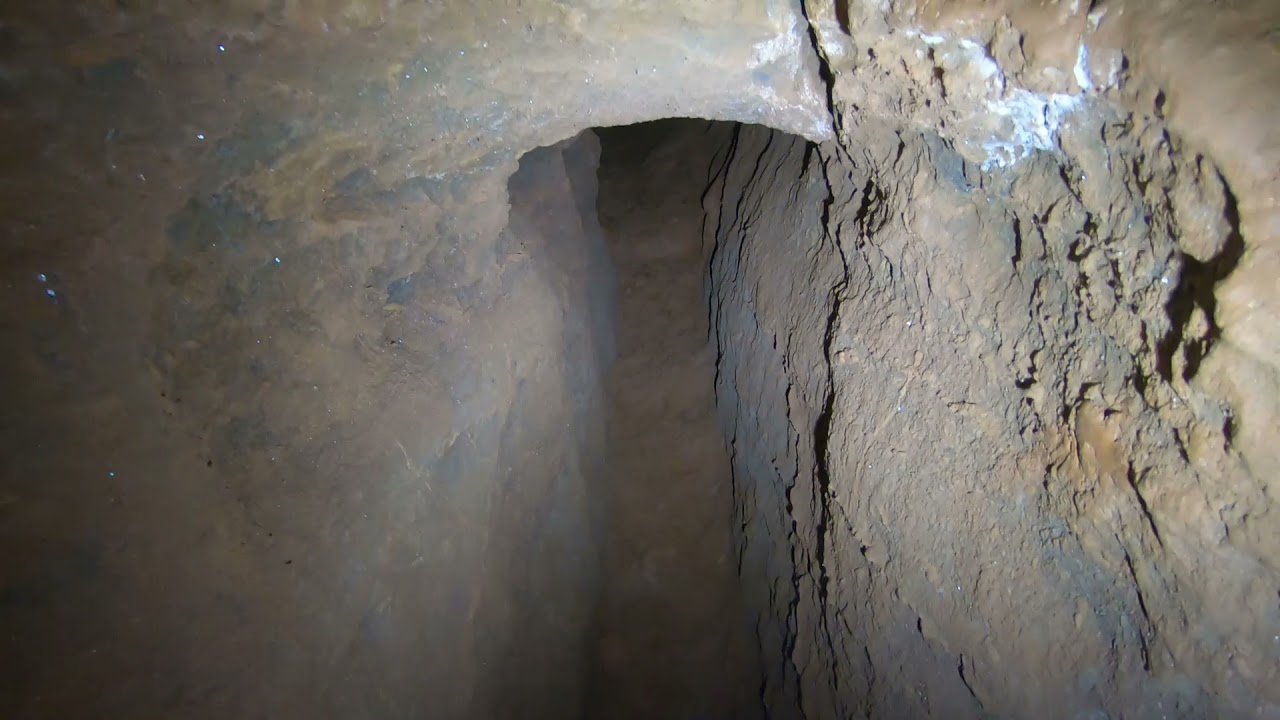 Exploring Siler's Cave, W.V.  Beautiful Formations and Nearly 1.5 Miles of Passage.