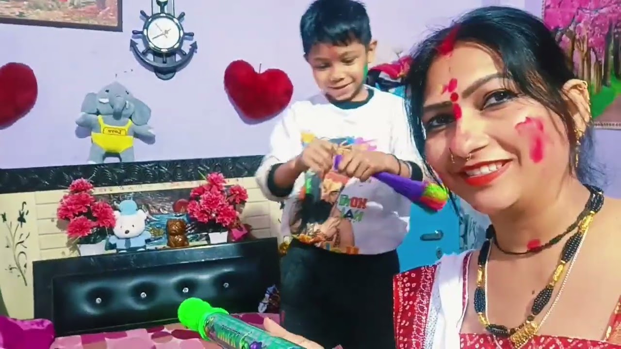 हेलो फैमिली हैप्पी होली होली सेलिब्रेशन वीडियो 😘#holispecial #holivideo #jaiuttrakhand #youtubevideo