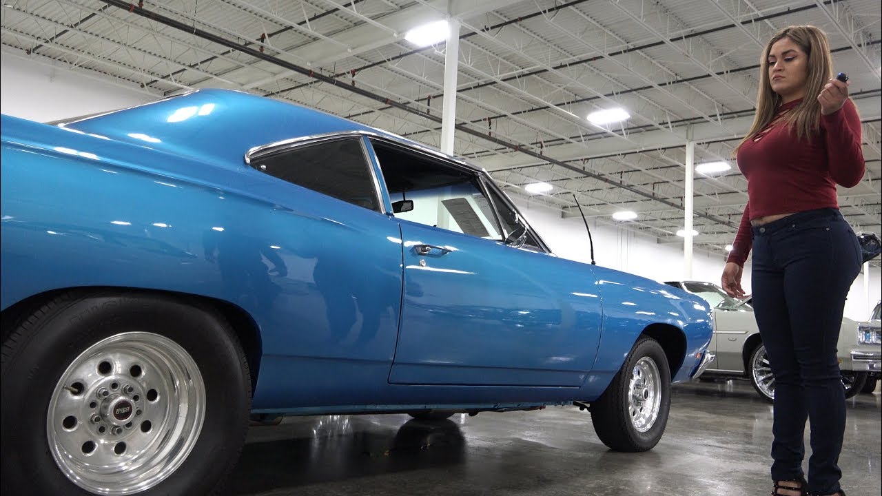 Gateway Classic Cars - Real MuscleCar here in a 1969 Plymouth Roadrunner