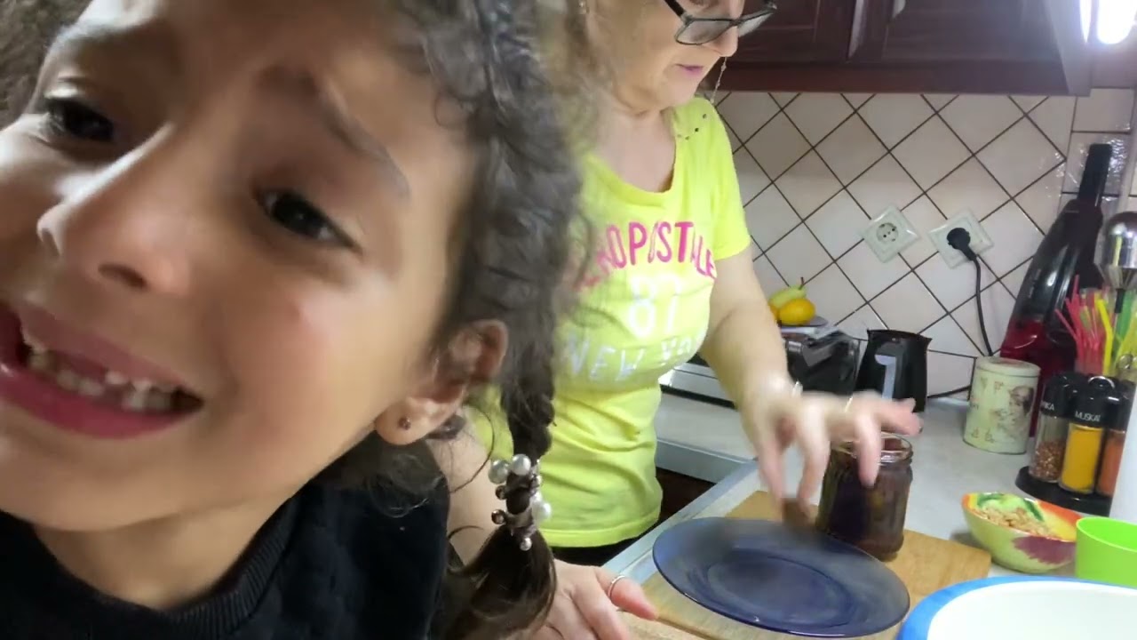 Рулет нежный,с необыкновенной начинкой,это очень вкусно!Вы сразу пойдёте готовить‼️👍❤️