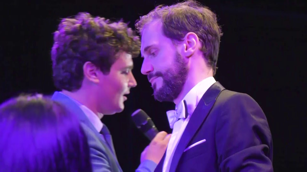 Robert Bede - Vin Acas' (Live)
